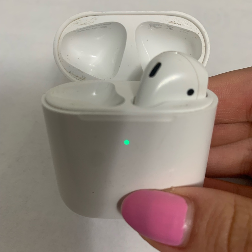 Airpod 2nd Generation Headphones RIGHT AIRPOD and CHARGING CASE